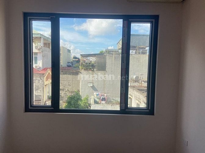 Cho thuê cả nhà 207A phố Thụy Khuê Tây Hồ 2 mặt phố, khu vực trung tâm