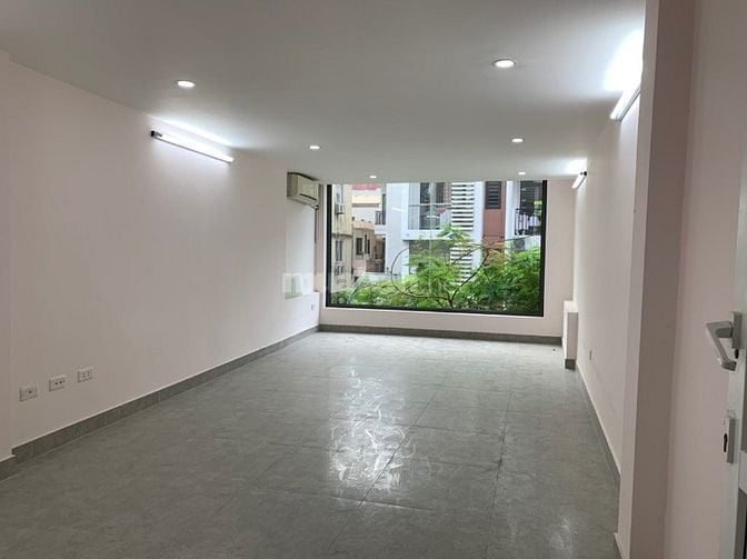 Cho thuê cả nhà 207A phố Thụy Khuê Tây Hồ 2 mặt phố, khu vực trung tâm