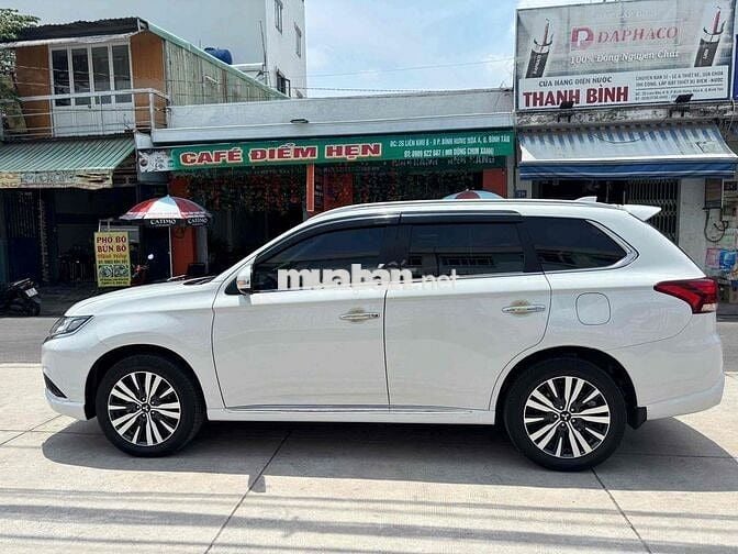 Mitsubishi Outlander 2023 2.0 CVT - 28000 km