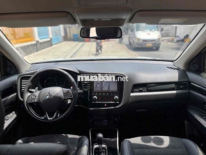 Mitsubishi Outlander 2023 2.0 CVT - 28000 km