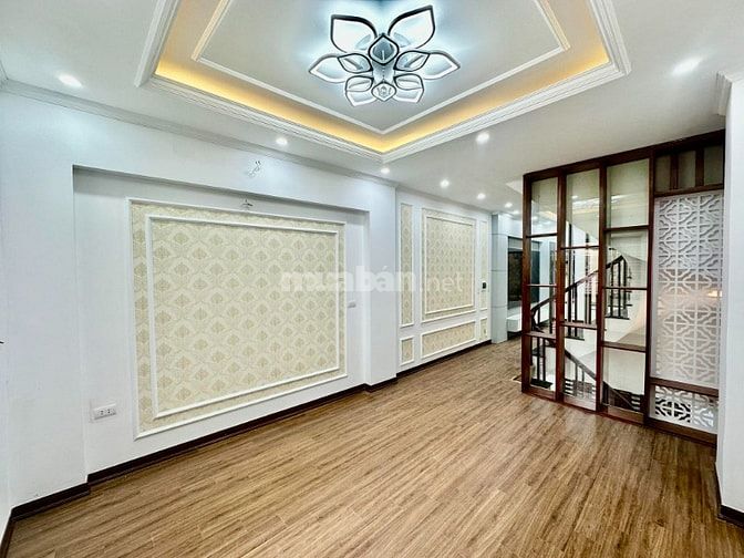 Bán nhà ngõ 31 Phan Đình Giót cách 1 nhà ra phố 40M2 5 Tầng Full nội t