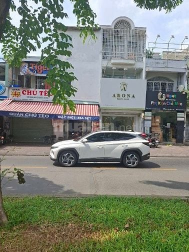 Bán nhà MT đường Hoàng Sa, P. Đakao, Q1. 3.8M X 17M.2L. 17.5 TỶ