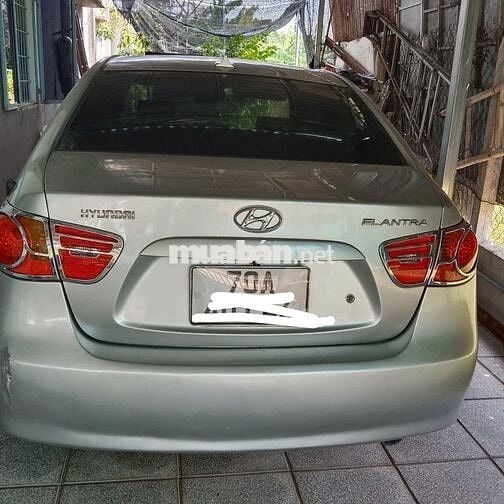 Hyundai Elantra 2008 1.6 MT - 100000 km