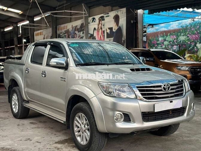 Toyota Hilux 3.0D 4x4 2013 đi chỉ 12 vạn như mới.
