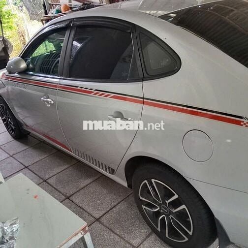 Hyundai Elantra 2008 1.6 MT - 100000 km
