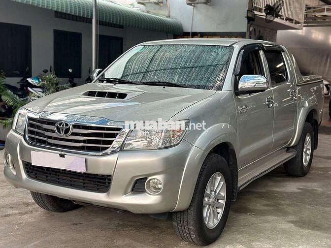 Toyota Hilux 3.0D 4x4 2013 đi chỉ 12 vạn như mới.