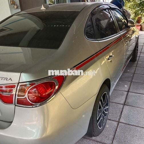 Hyundai Elantra 2008 1.6 MT - 100000 km