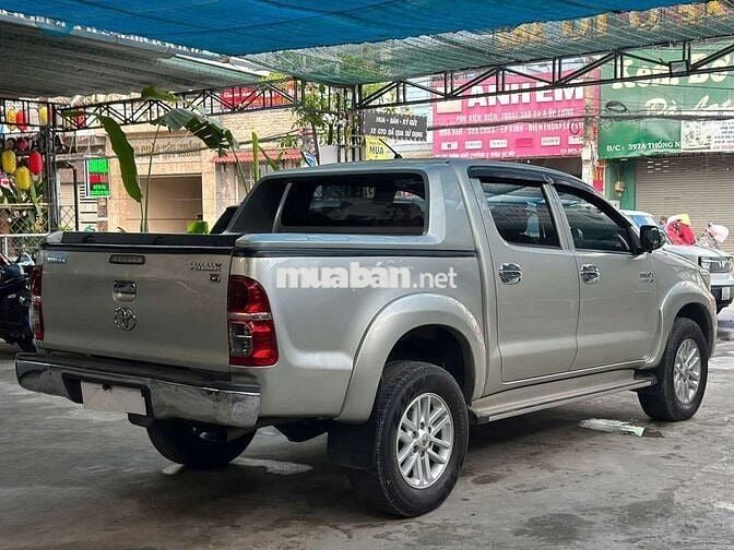 Toyota Hilux 3.0D 4x4 2013 đi chỉ 12 vạn như mới.