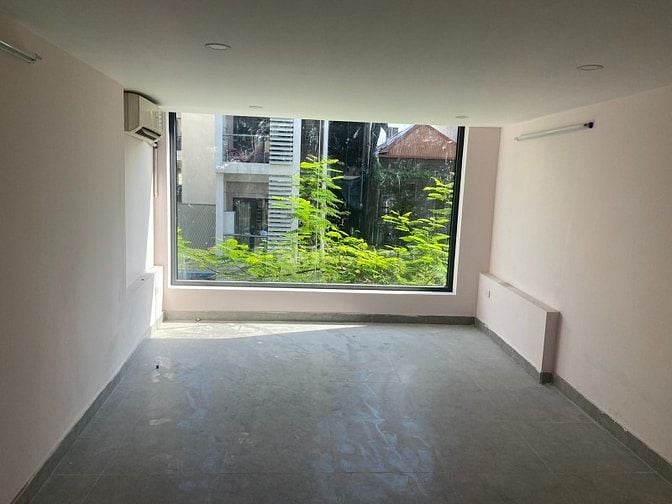 Cho thuê cả nhà 207A phố Thụy Khuê Tây Hồ 2 mặt phố, khu vực trung tâm