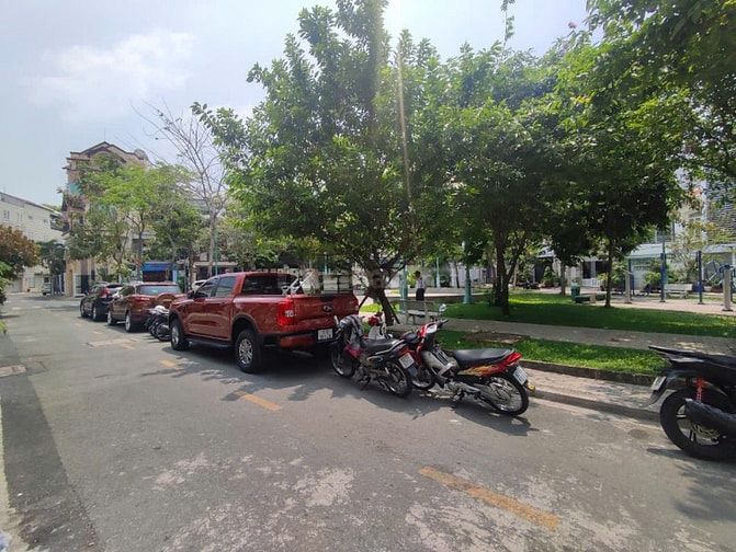 CHDV Tân Quy Đông, DT 4x15m. Giá 13,7 Tỷ.