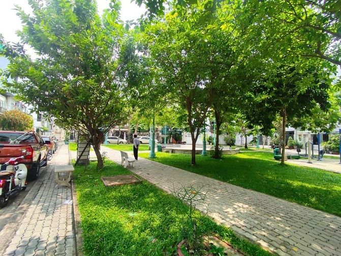 CHDV Tân Quy Đông, DT 4x15m. Giá 13,7 Tỷ.