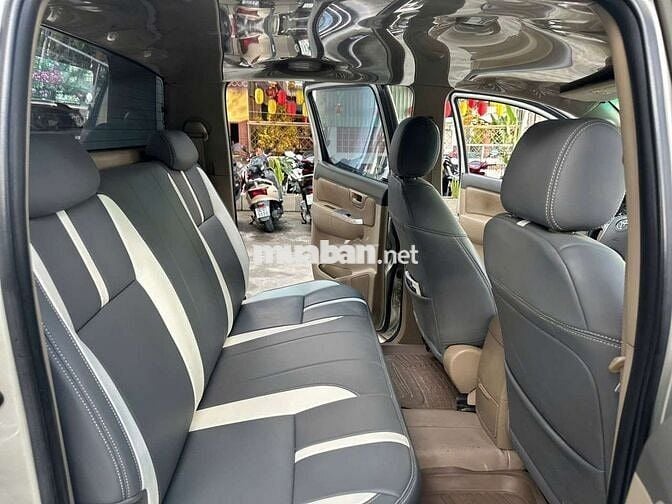 Toyota Hilux 3.0D 4x4 2013 đi chỉ 12 vạn như mới.