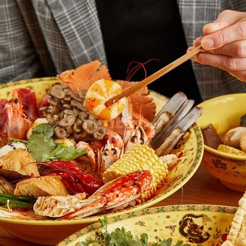 Tuyển 50 phục vụ Full và Partime Nhà hàng Dragon Hot Pot VN