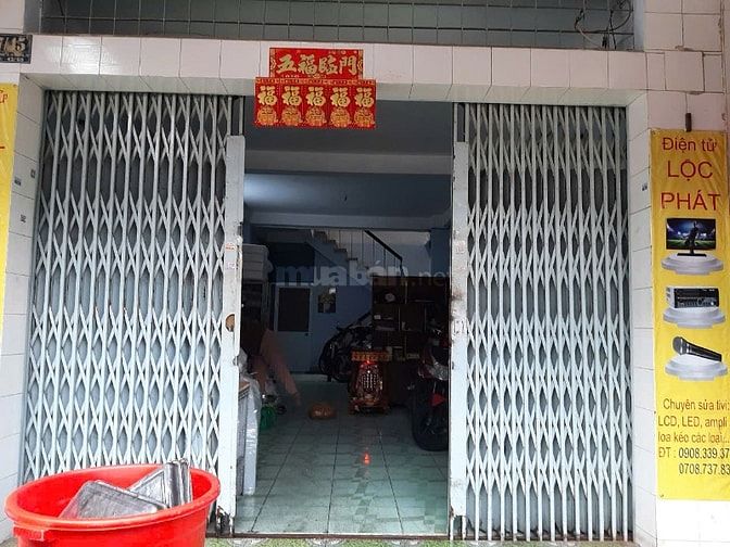 Cho thuê mặt bằng chợ Trần Văn Quang