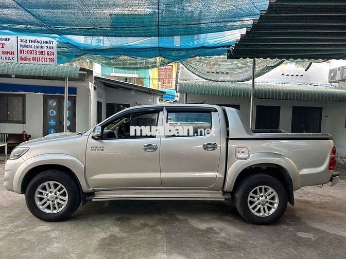 Toyota Hilux 3.0D 4x4 2013 đi chỉ 12 vạn như mới.