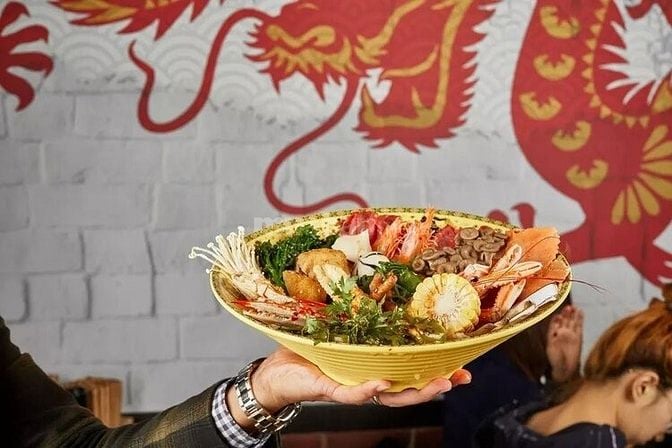 Tuyển 50 phục vụ Full và Partime Nhà hàng Dragon Hot Pot VN