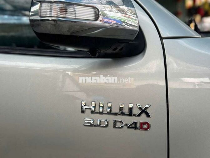 Toyota Hilux 3.0D 4x4 2013 đi chỉ 12 vạn như mới.