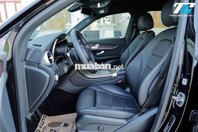 Mercedes GLC200 4Matic V1 sx2022 đi lướt 28k km