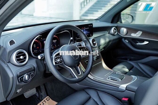 Mercedes GLC200 4Matic V1 sx2022 đi lướt 28k km
