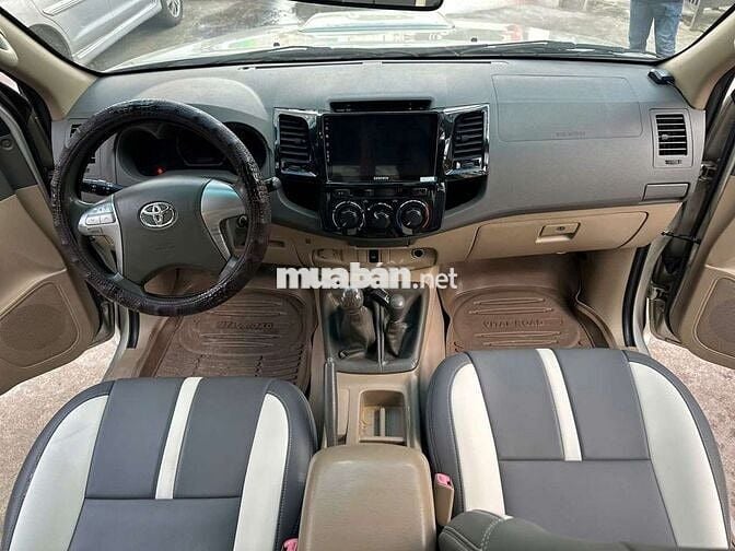 Toyota Hilux 3.0D 4x4 2013 đi chỉ 12 vạn như mới.