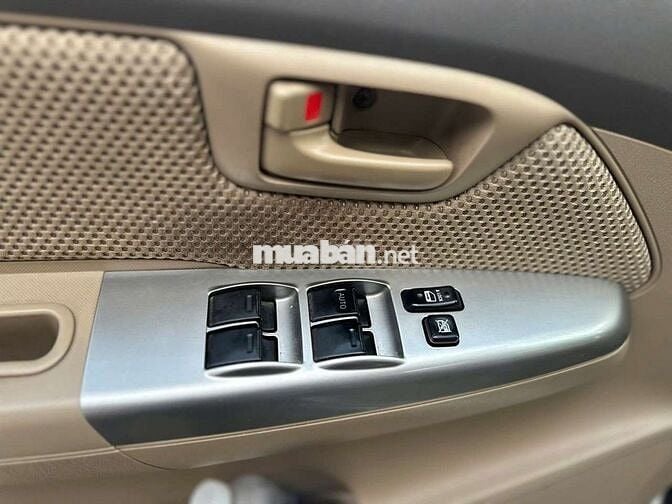 Toyota Hilux 3.0D 4x4 2013 đi chỉ 12 vạn như mới.