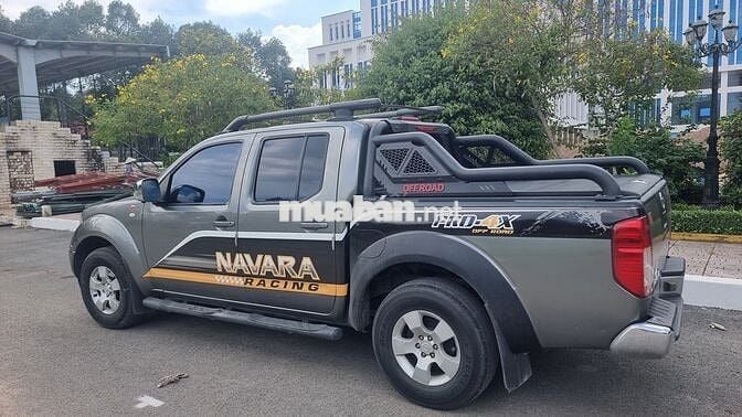 Nissan Navara 2013 XE 2.5AT 4WD - 138000 km