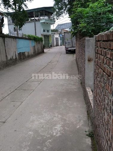 Bán đất Thôn 1 - Vạn Phúc - Thanh Trì. DT 70m2, MT 4m. Ô tô tránh, kin