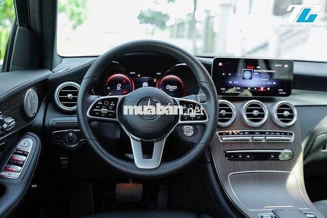 Mercedes GLC200 4Matic V1 sx2022 đi lướt 28k km
