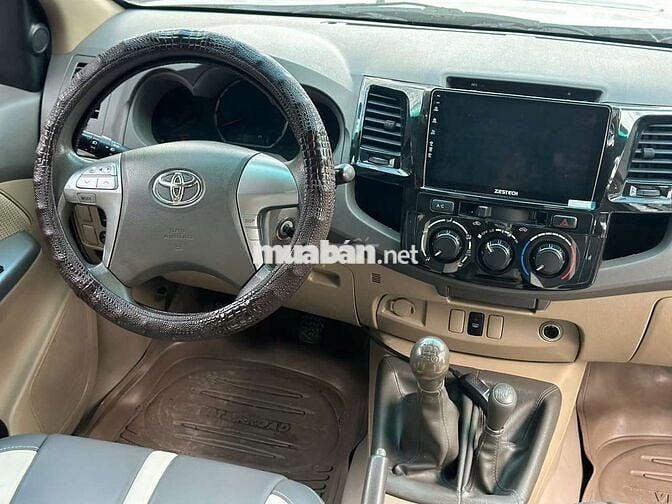Toyota Hilux 3.0D 4x4 2013 đi chỉ 12 vạn như mới.