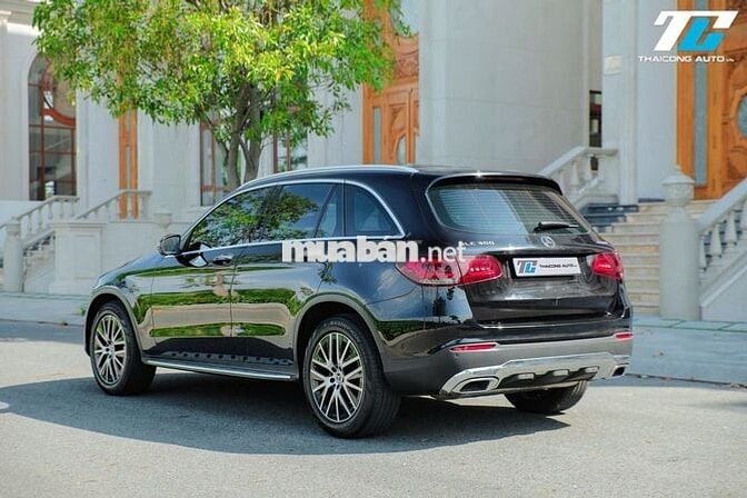 Mercedes GLC200 4Matic V1 sx2022 đi lướt 28k km