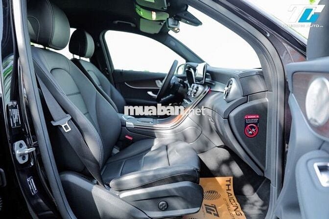 Mercedes GLC200 4Matic V1 sx2022 đi lướt 28k km