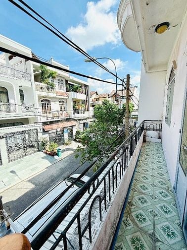 Bán nhà KDC Bình Hưng B/C, ngay bến xe Q8, DT 10 x6m