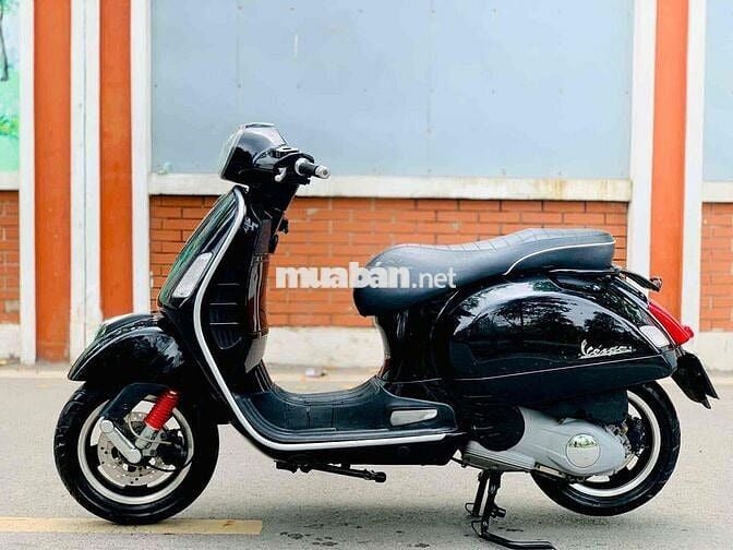 VESPA GTS 3VIE MÀU ĐEN ĐẸP CHẤT