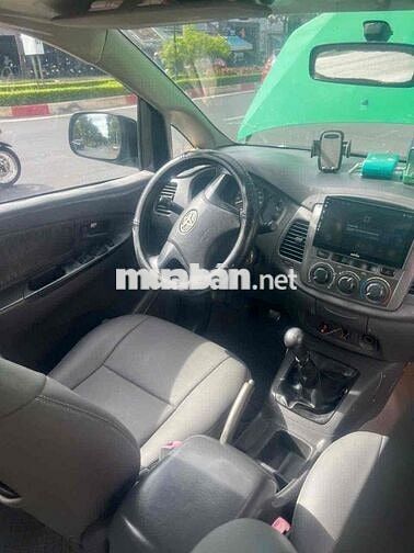 Toyota Innova 2014 E - 100000 km