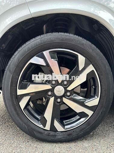MITSUBISHI XPANDER 2024 PREMIUM 1.5 AT - 51.000km