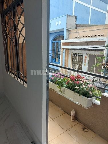 Bán nhà mới dọn vô ở ngay, 1 lầu 4pn 2wc tại P12 Q6