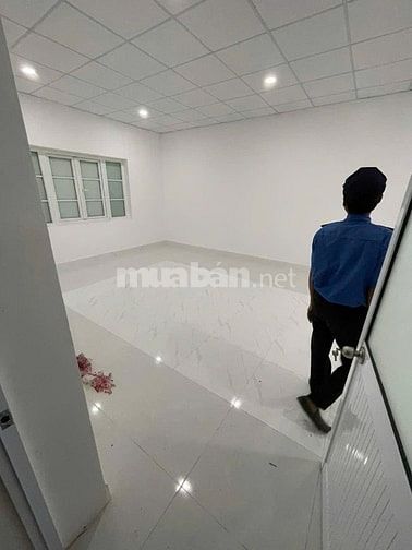 Văn Phòng, Kho, 300m Hoàng Văn Thụ Phú Nhuận 
