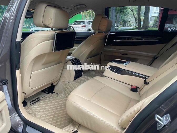BMW 7 Series 2014 730Li - 65000 km