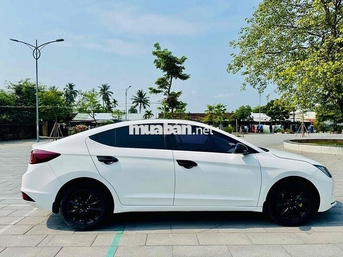 Cần Bán Hyundai Elantra 2019 1.6MT - 80000 km