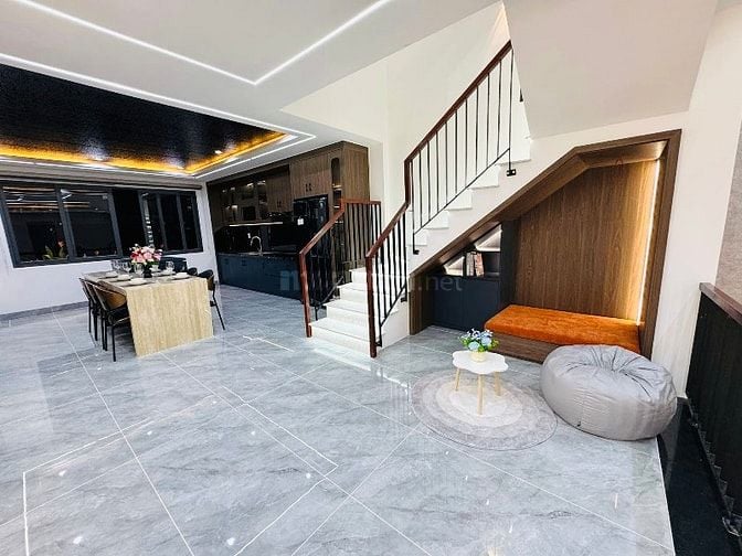 Bán Nhà Phố Hiện Đại 1 Trệt 1 Lửng 3 Lầu Quận 12 Phường Thạnh Lộc