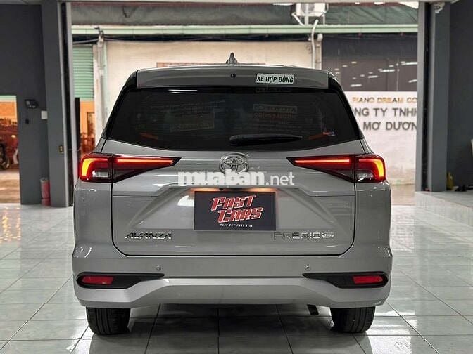 Toyota Avanza Premio 2023 1.5CVT,màu bạc,42.000 km