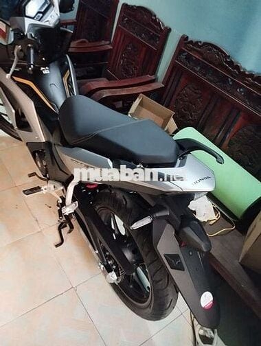 Bán xe winner x 2024 bạc mới mua chưa đăng ký biển