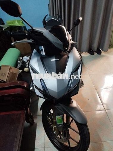 Bán xe winner x 2024 bạc mới mua chưa đăng ký biển