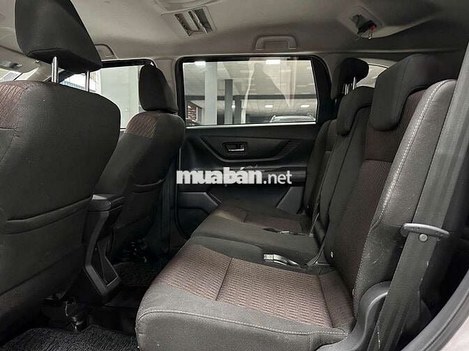 Toyota Avanza Premio 2023 1.5CVT,màu bạc,42.000 km