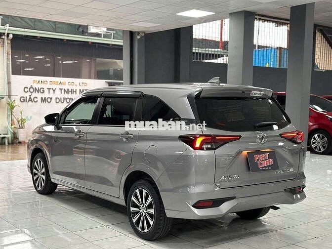 Toyota Avanza Premio 2023 1.5CVT,màu bạc,42.000 km