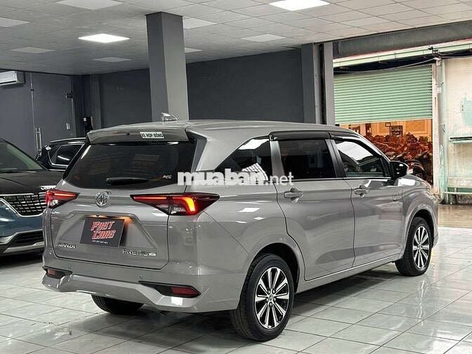 Toyota Avanza Premio 2023 1.5CVT,màu bạc,42.000 km
