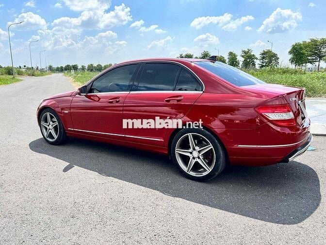 Mercedes Benz C Class 2011 C300 4 Matic - 80000 km