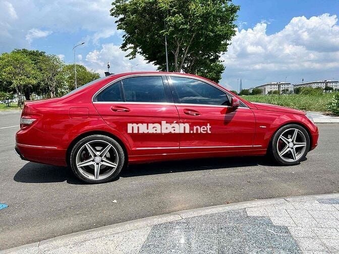 Mercedes Benz C Class 2011 C300 4 Matic - 80000 km