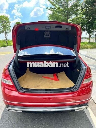 Mercedes Benz C Class 2011 C300 4 Matic - 80000 km