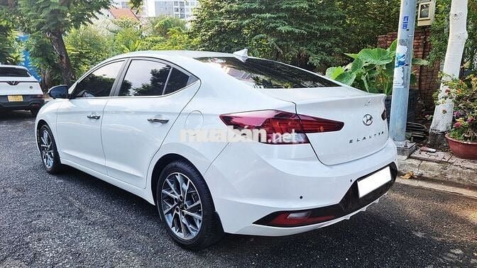 Hyundai Elantra 2021 2.0 AT - 6600 km